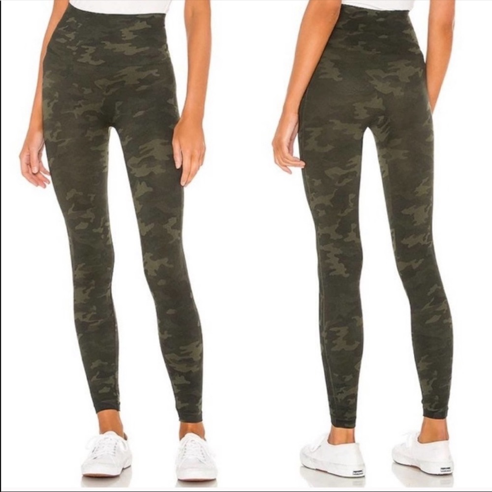 Spanx Look At Me Now Seamless Legging Green Camo Size XL